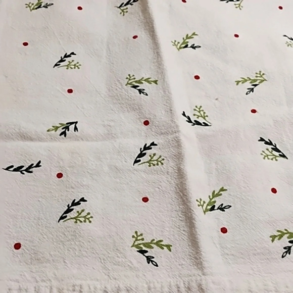 Tea Towel & 4 Handcrafted Napkins Folded into Christmas Tree's Gold Stitching - Picture 11 of 12